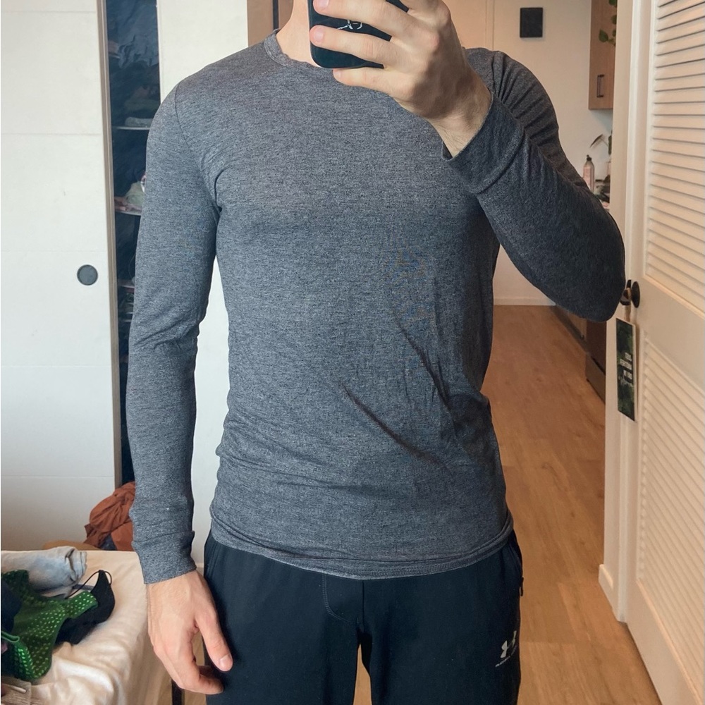 Basic grey long sleeve shirt